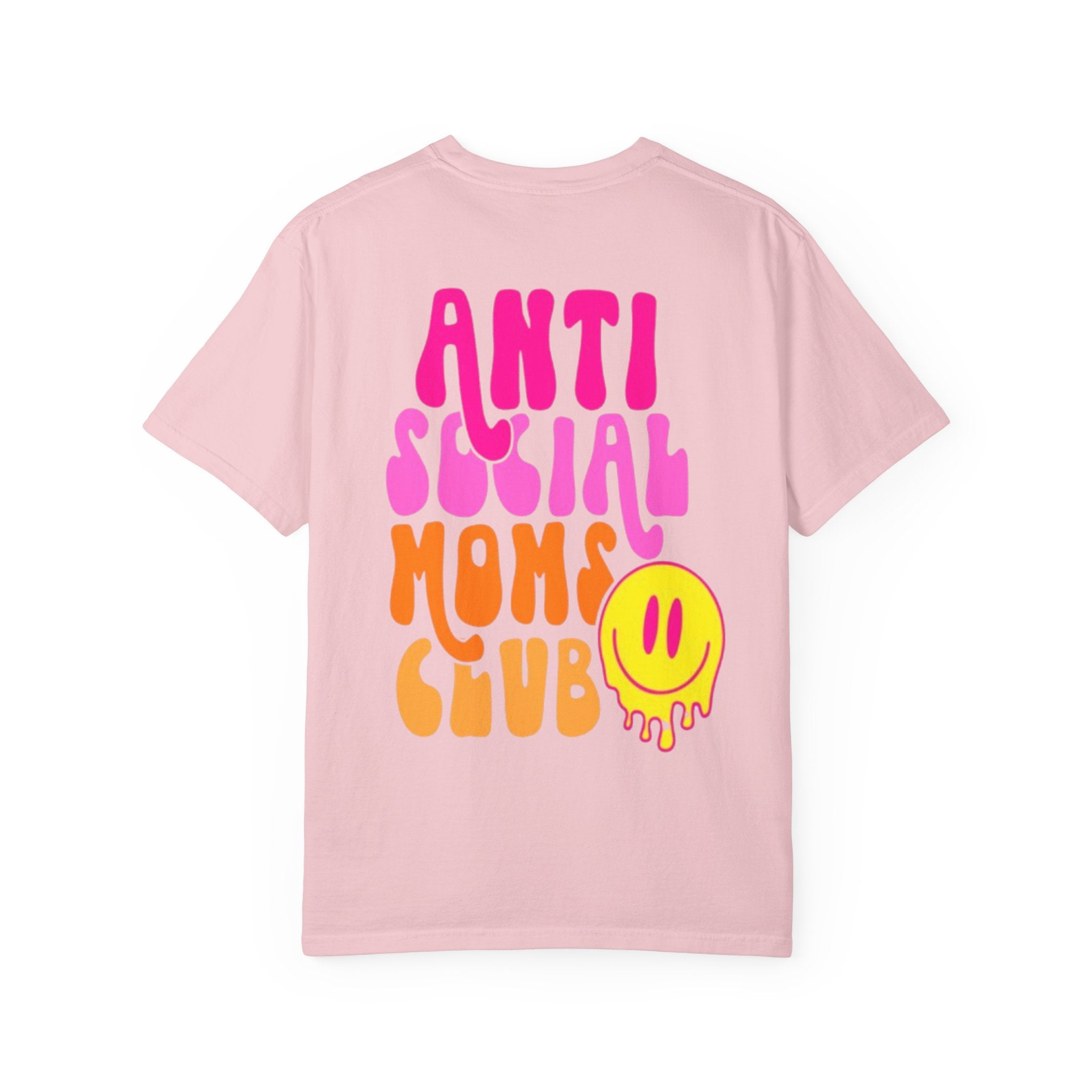Anti Social Moms Club T-Shirt — Retro Smiley Graphic Tee for Cool Moms