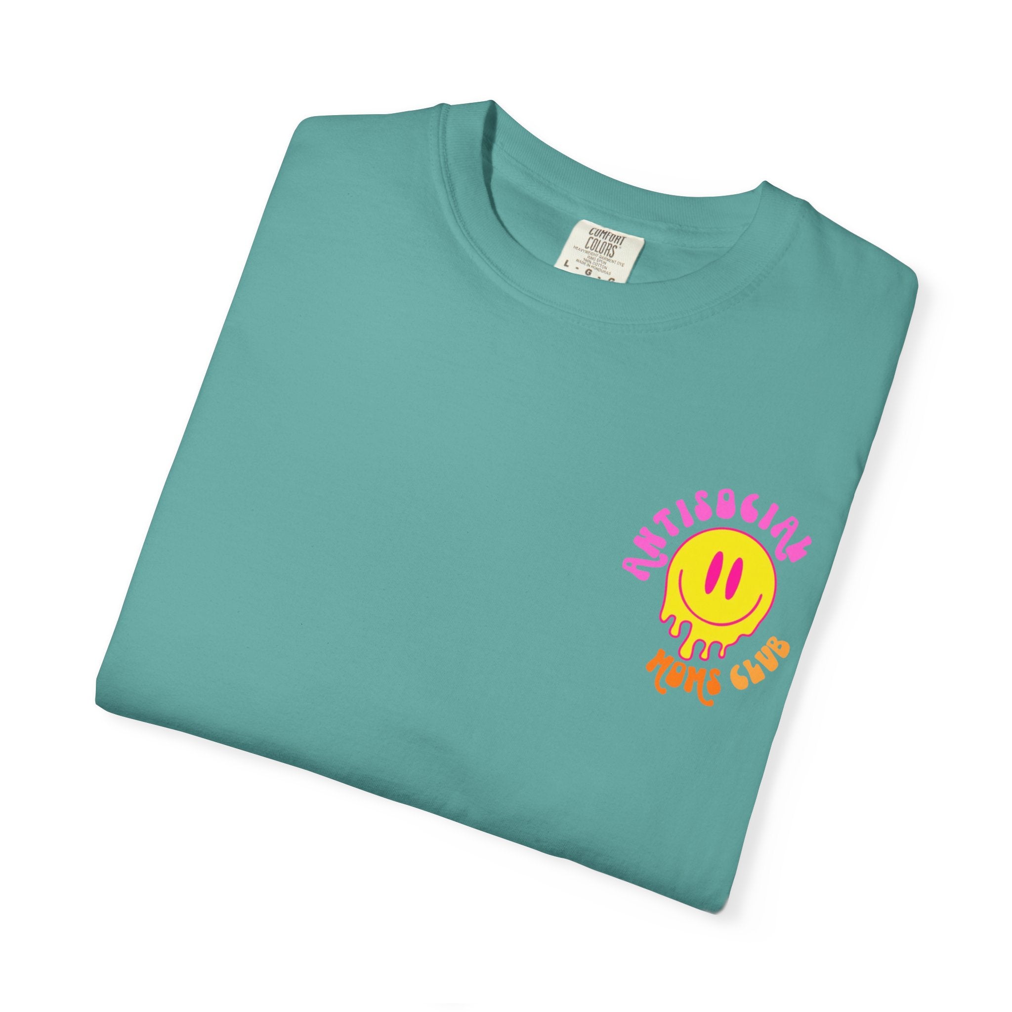 Anti Social Moms Club T-Shirt — Retro Smiley Graphic Tee for Cool Moms