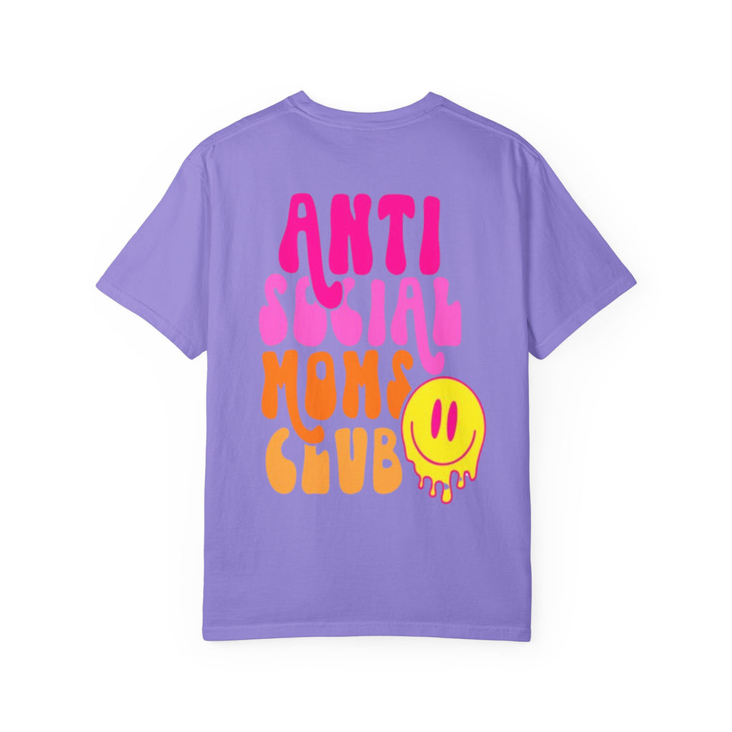 Anti Social Moms Club T-Shirt — Retro Smiley Graphic Tee for Cool Moms