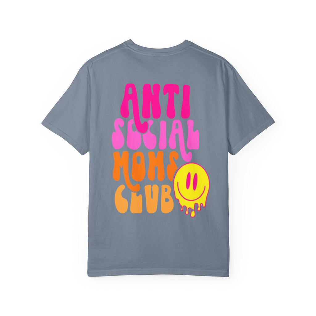 Anti Social Moms Club T-Shirt — Retro Smiley Graphic Tee for Cool Moms