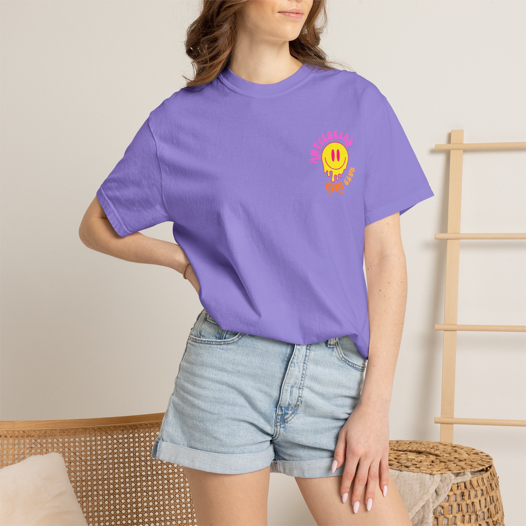 Anti Social Moms Club T-Shirt — Retro Smiley Graphic Tee for Cool Moms