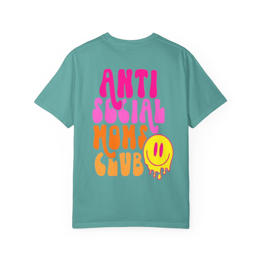 Anti Social Moms Club T-Shirt — Retro Smiley Graphic Tee for Cool Moms