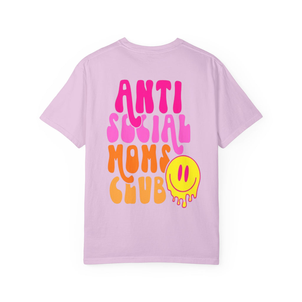 Anti Social Moms Club T-Shirt — Retro Smiley Graphic Tee for Cool Moms