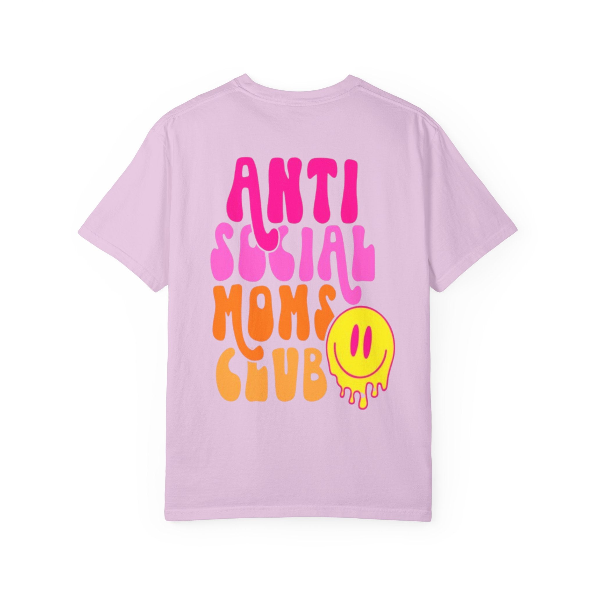 Anti Social Moms Club T-Shirt — Retro Smiley Graphic Tee for Cool Moms