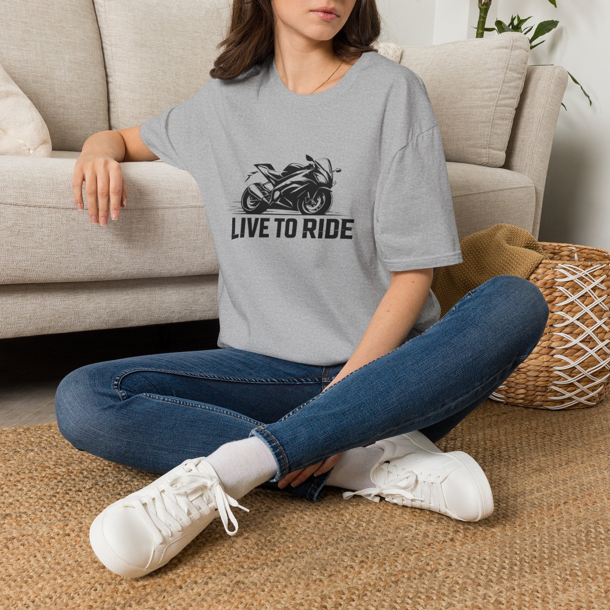 Minimal White T-Shirt — Classic Casual Tee for Everyday Wear