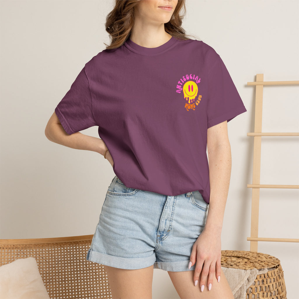 Anti Social Moms Club T-Shirt — Retro Smiley Graphic Tee for Cool Moms