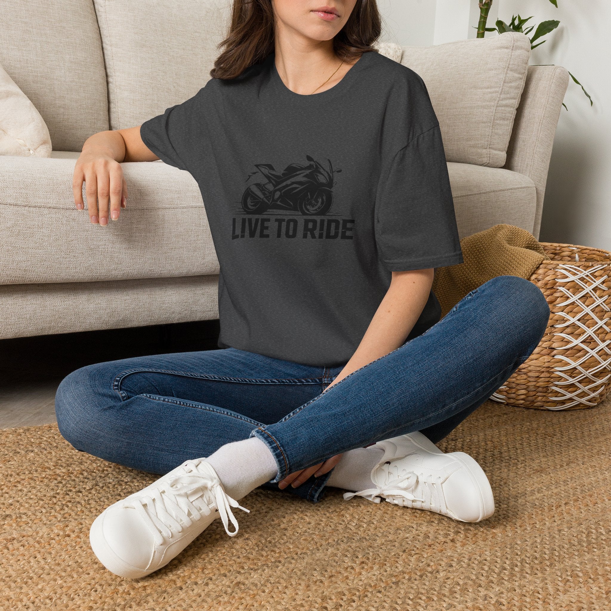 Minimal White T-Shirt — Classic Casual Tee for Everyday Wear