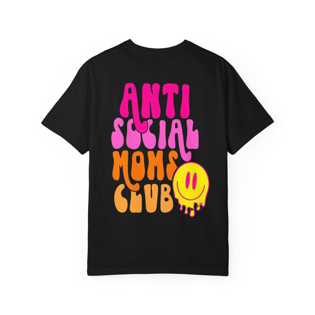 Anti Social Moms Club T-Shirt — Retro Smiley Graphic Tee for Cool Moms