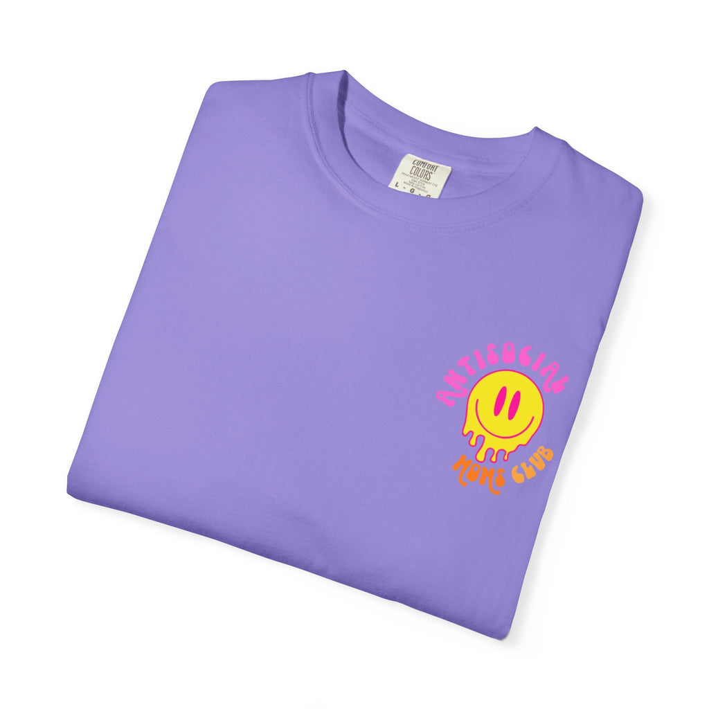 Anti Social Moms Club T-Shirt — Retro Smiley Graphic Tee for Cool Moms
