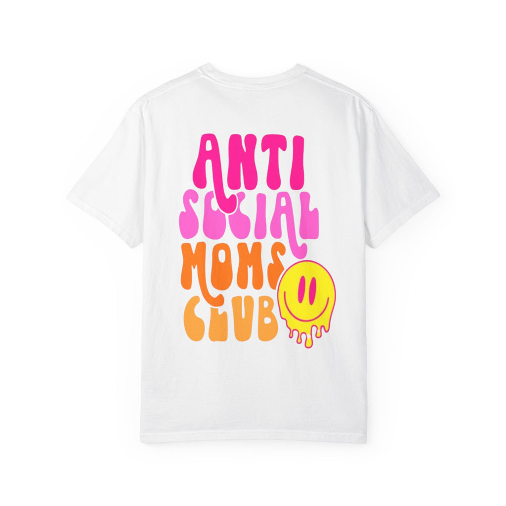 Anti Social Moms Club T-Shirt — Retro Smiley Graphic Tee for Cool Moms