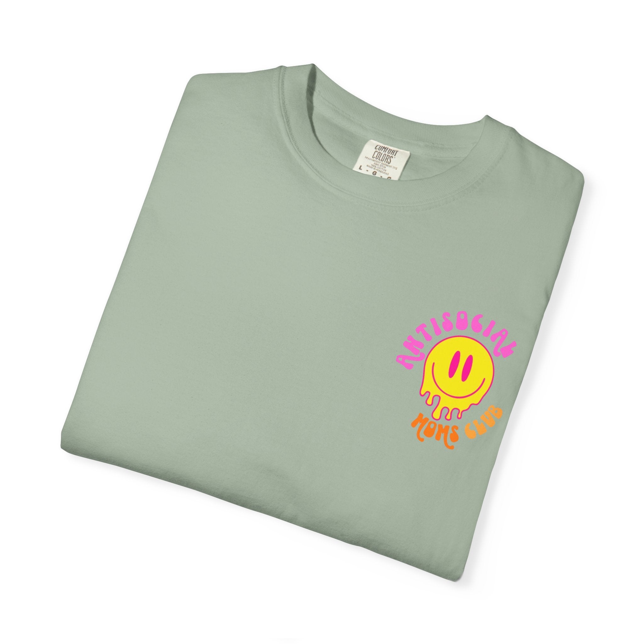 Anti Social Moms Club T-Shirt — Retro Smiley Graphic Tee for Cool Moms