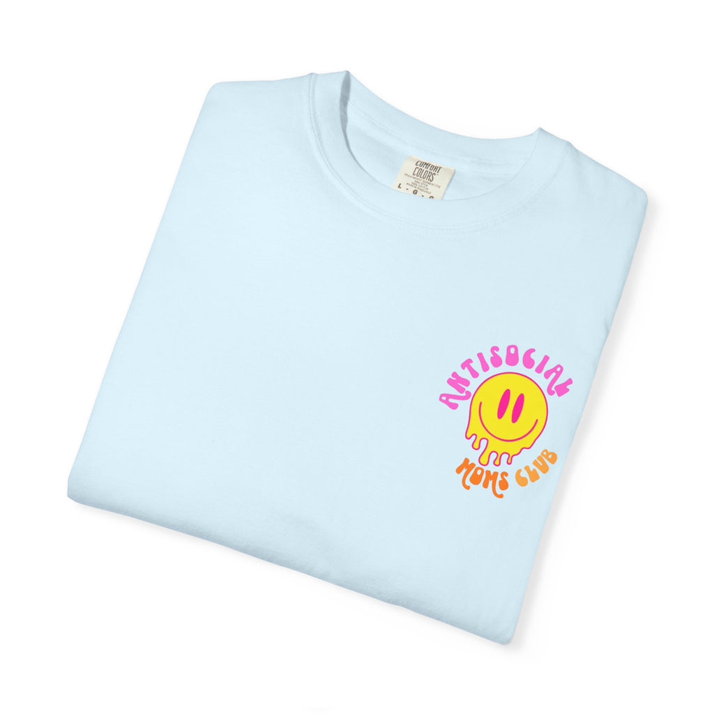Anti Social Moms Club T-Shirt — Retro Smiley Graphic Tee for Cool Moms
