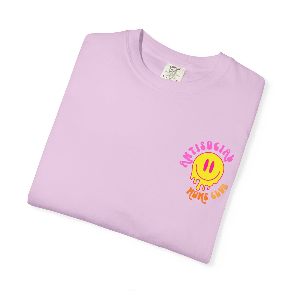 Anti Social Moms Club T-Shirt — Retro Smiley Graphic Tee for Cool Moms