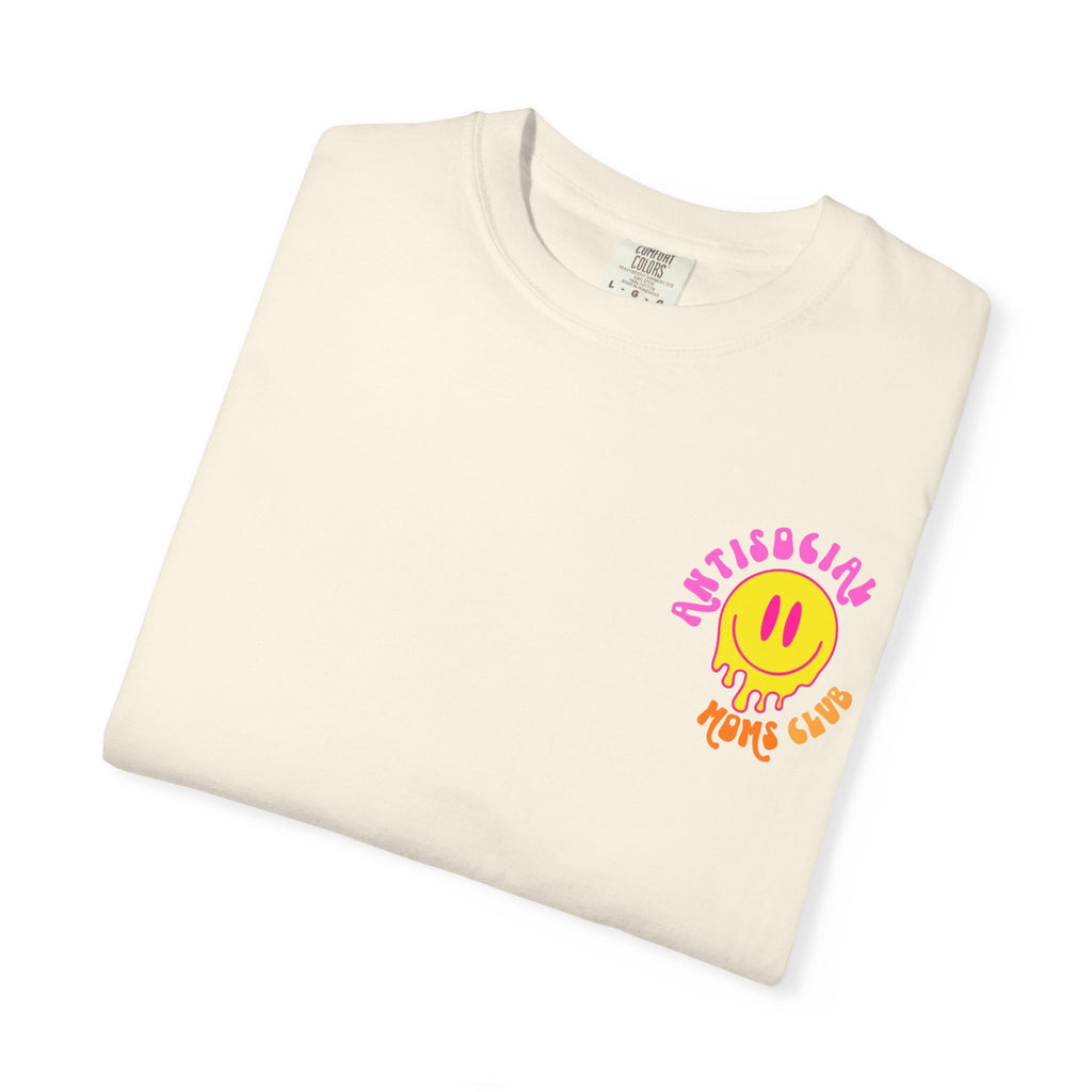Anti Social Moms Club T-Shirt — Retro Smiley Graphic Tee for Cool Moms