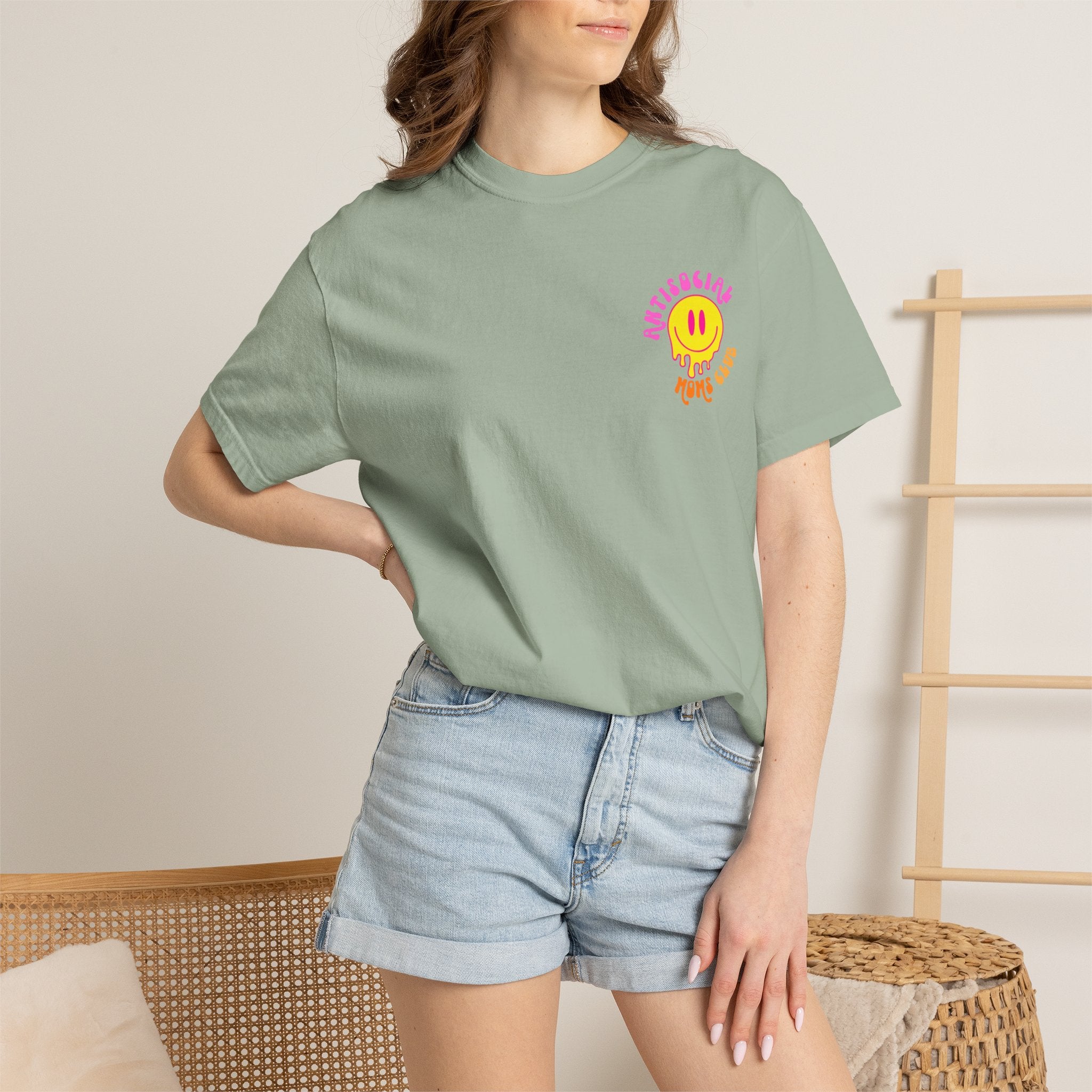 Anti Social Moms Club T-Shirt — Retro Smiley Graphic Tee for Cool Moms