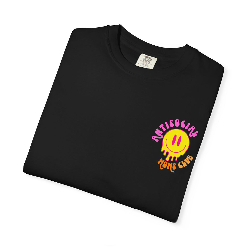 Anti Social Moms Club T-Shirt — Retro Smiley Graphic Tee for Cool Moms