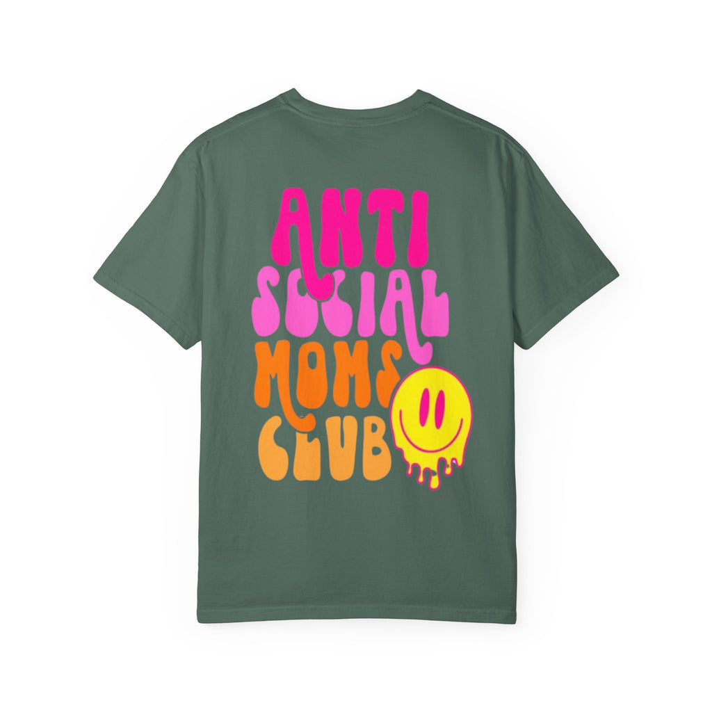 Anti Social Moms Club T-Shirt — Retro Smiley Graphic Tee for Cool Moms