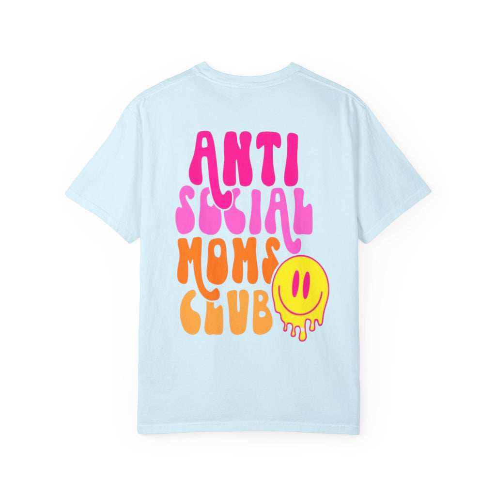 Anti Social Moms Club T-Shirt — Retro Smiley Graphic Tee for Cool Moms